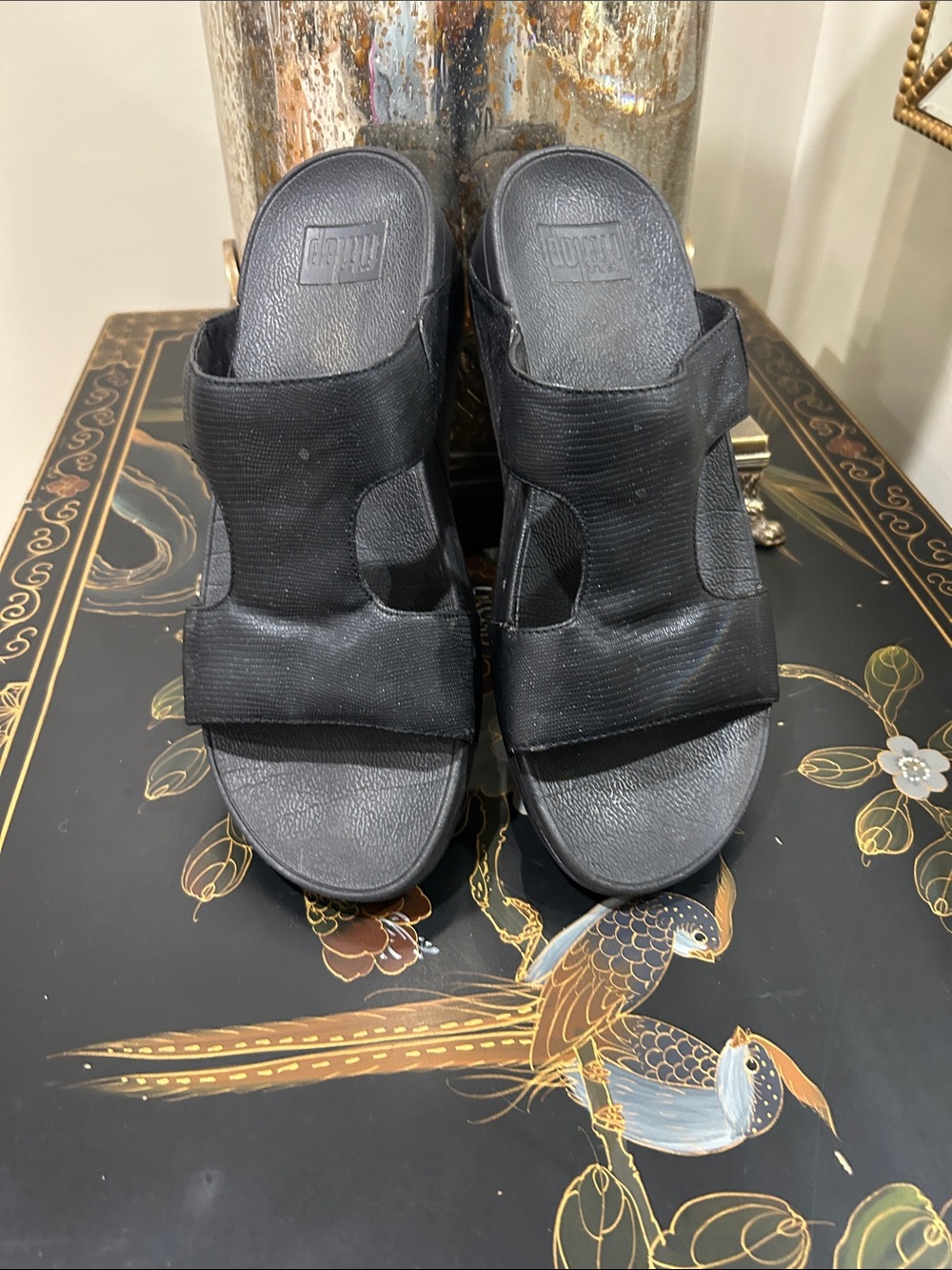 Fitflops 8 Black Slip-On Women's Sandals